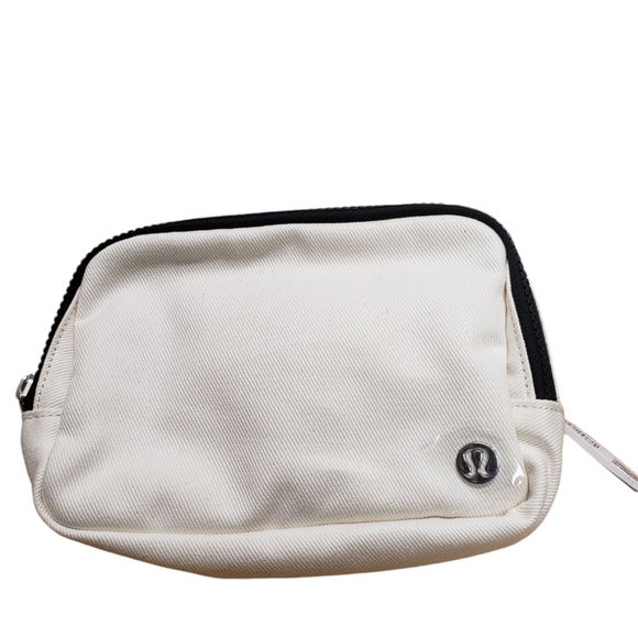 Lululemon Women's  Everywhere Bag Canvas - Picture 2 of 6